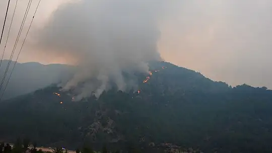 Köyceğiz'deki yangın devam ediyor, bir bölge daha boşaltıldı