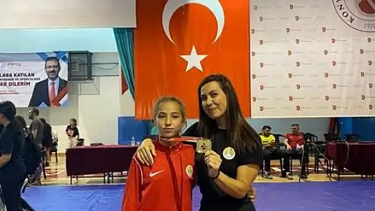 Köyceğiz'e 2 madalya birden kazandırdılar