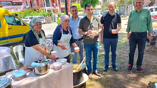 Köyceğiz festivalinde yöneticiler önlük taktı