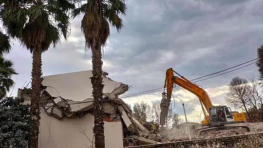 Köyceğiz Hükümet Konağı yıkılıyor