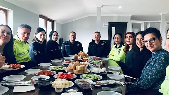 Köyceğiz İlçe Emniyet Müdürlüğünden kadın personele kahvaltı sürprizi