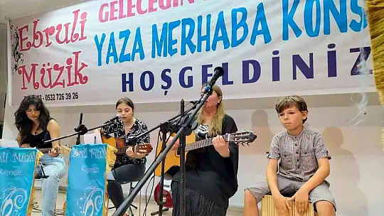 Köyceğiz'in minik müzisyenleri konser verdi