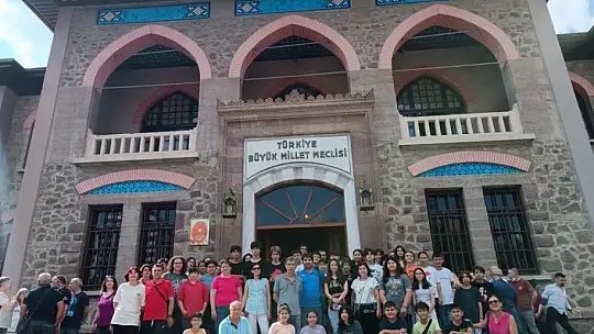 Köyceğiz Yunus Emre Ortaokulu öğretmen ve öğrencilerinden Ankara gezisi