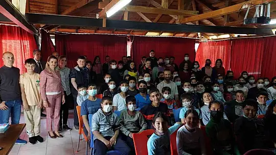 Köyceğiz Zeytinalanı İlk ve Ortaokulu yazar Hepgenç ile buluştu