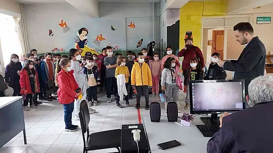 Köyceğizli öğrenciler 'okur-gezer' projesi ile okuma alışkanlığı kazanıyor