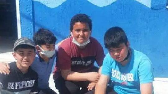 Köyceğizli öğrenciler su üstü atık temizleme robotunu tanıttı