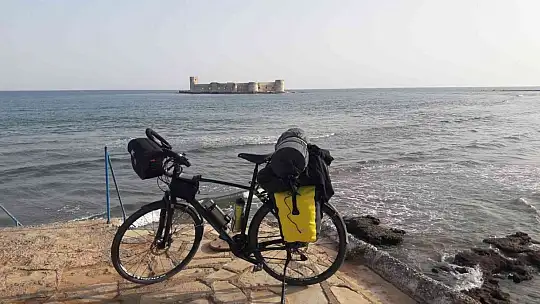 Köyceğizli öğretmen 600 km bisiklet sürerek öğrencilerine tarihi ve kültürel mekanları tanıttı
