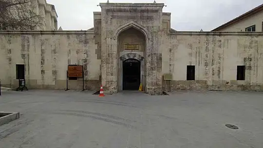 Köyceğizli öğretmen 600 km bisiklet sürerek öğrencilerine tarihi ve kültürel mekanları tanıttı