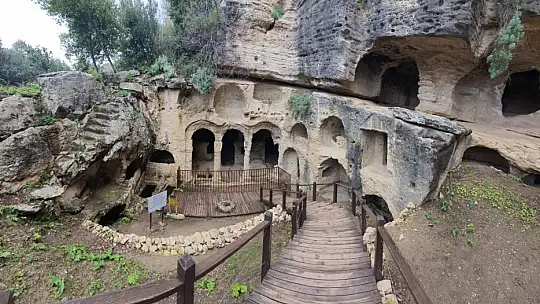 Köyceğizli öğretmen 600 km bisiklet sürerek öğrencilerine tarihi ve kültürel mekanları tanıttı