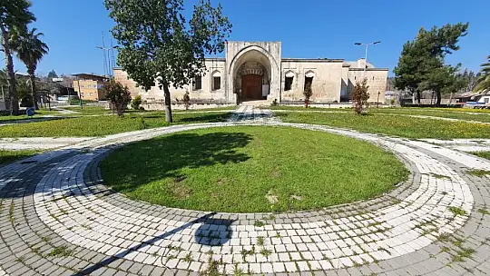 Köyceğizli öğretmen 600 km bisiklet sürerek öğrencilerine tarihi ve kültürel mekanları tanıttı