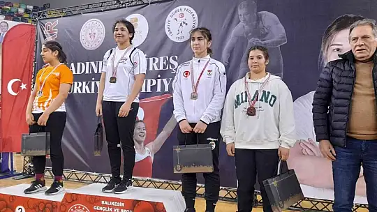 Köyceğizli Sevgi Keser, U17 Kadınlar Güreş Şampiyonası'nda üçüncü oldu