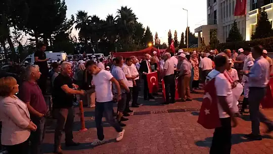 Köyceğizliler 15 Temmuz'un yıldönümünde meydanlara indi