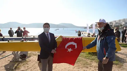 Kürek Teknesi 'Artemisia' denize indirildi