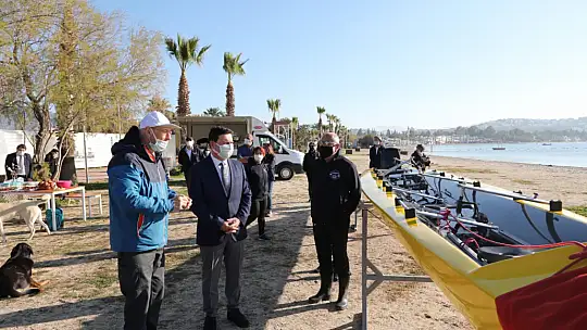 Kürek Teknesi 'Artemisia' denize indirildi