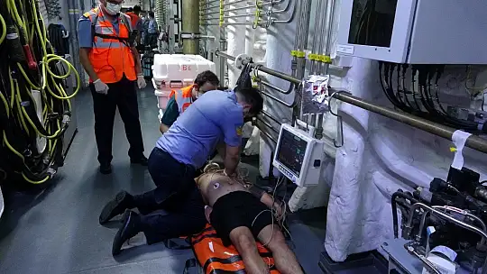 Kurtaran-21 tatbikatı nefes kesiyor