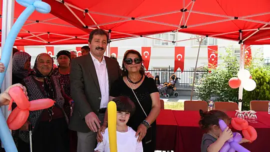 Vali Tavlı, Depremzede Ailelerle Bayramlaştı