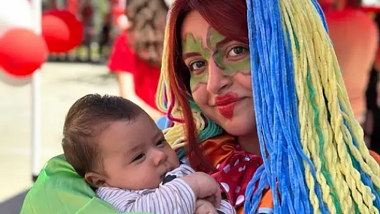 Vali Tavlı, Depremzede Ailelerle Bayramlaştı