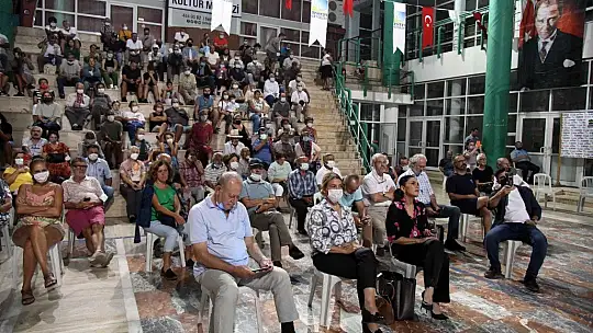 Ünlü Yazarlar, 'Türkiye'de Basın ve Politik Yüzü' söyleşisinde buluştu