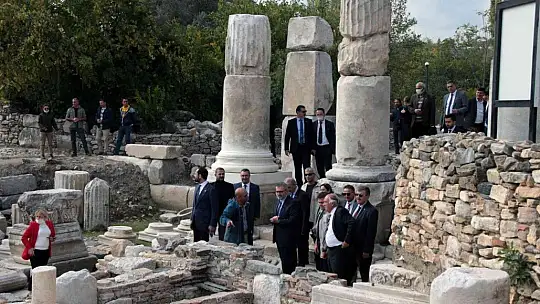 Mahir Ünal Stratonikeia'yı gezdi