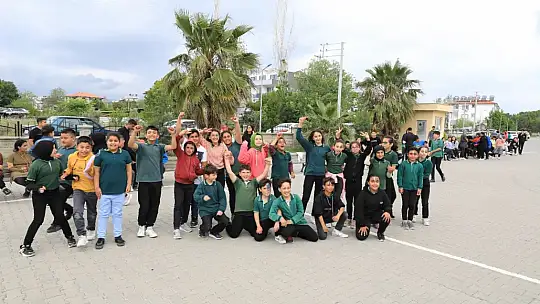 Öğrenciler baharın gelişini kutladı