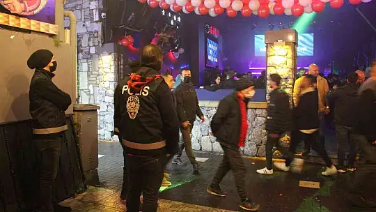 Marmaris 2022'ye coşku ile girdi