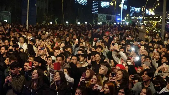 Marmaris 2022'ye coşku ile girdi