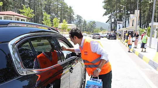 Marmaris Belediyesi, Çetibeli'nde çöp poşeti dağıttı