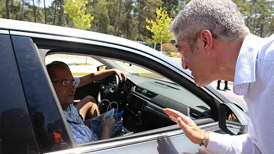 Marmaris Belediyesi, Çetibeli'nde çöp poşeti dağıttı