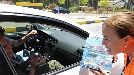 Marmaris Belediyesi, Çetibeli'nde çöp poşeti dağıttı