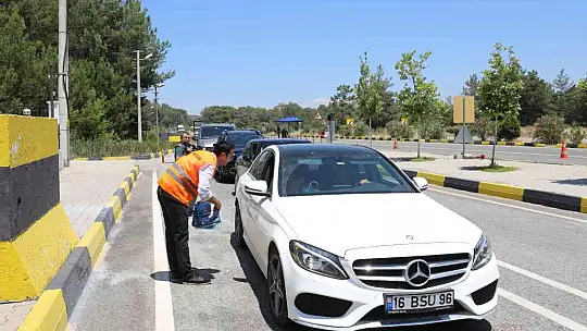 Marmaris Belediyesi, Çetibeli'nde çöp poşeti dağıttı