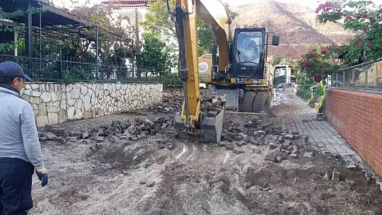 Marmaris Belediyesi ekipleri çalışmalarını sürdürüyor