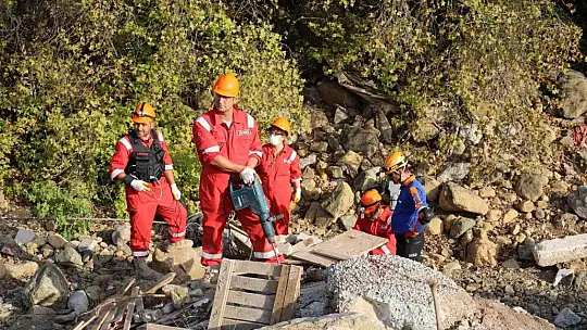 Marmaris Belediyesi kurtarma ekibi eğitimlere başladı