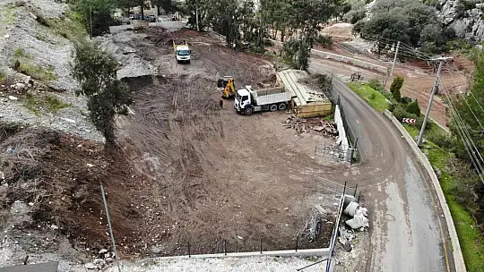 Marmaris Belediyesi yeni salonlar ve halı sahalar için kolları sıvadı