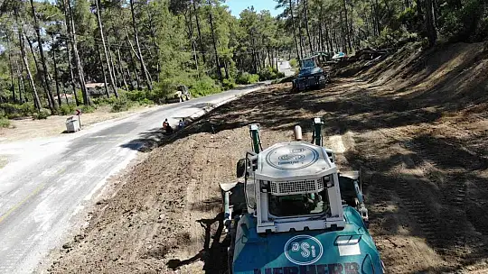 Marmaris Bördübet yangınında soğutma çalışmaları tüm hızı ile devam ediyor