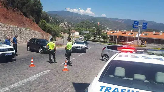 Marmaris-Datça karayolu trafiğe kapatıldı