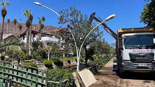 Marmaris derelerinden 4 Bin ton balçık çıktı