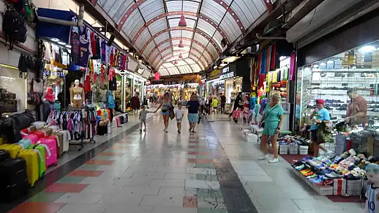 MARMARİS ESNAFI BU SEZONDAN MUTLU, ÖNÜMÜZDEKİ SEZONDAN UMUTLU