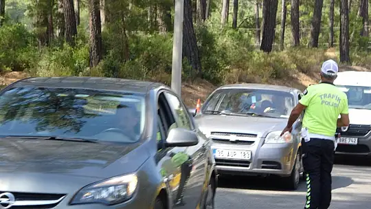 Marmaris, giriş ve çıkış noktalarında denetimler sürüyor