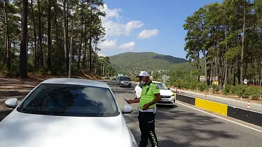 Marmaris, giriş ve çıkış noktalarında denetimler sürüyor