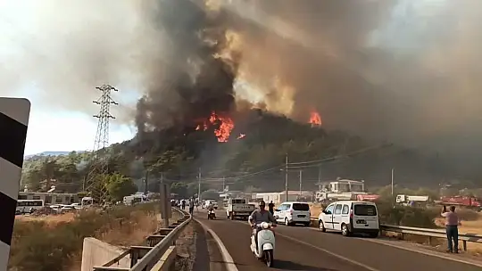 Marmaris Hisarönü tahliye ediliyor