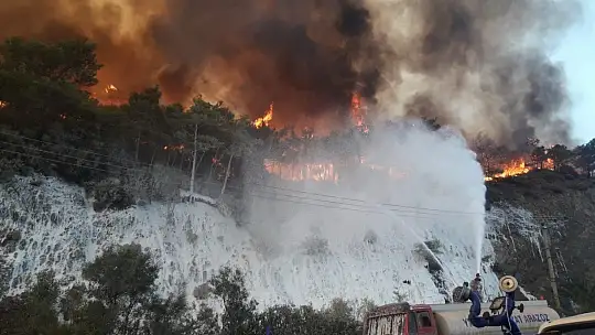 Marmaris-İçmeler karayolu trafiğe kapatıldı