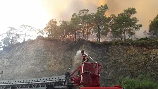 Marmaris-İçmeler karayolu trafiğe kapatıldı