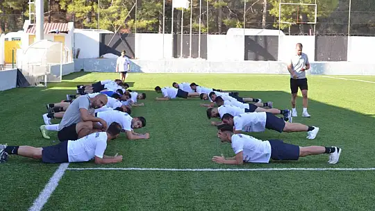 MARMARİS'İN GENÇ MARTILARI SAHAYA ÇIKTI