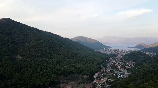 Marmaris'in yangın öncesi ve sonrası havadan görüntüleri, felaketin boyutunu gözler önüne serdi