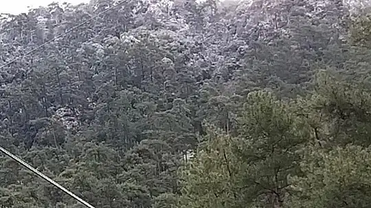 Marmaris'in yüksek kesimlerine kar yağdı