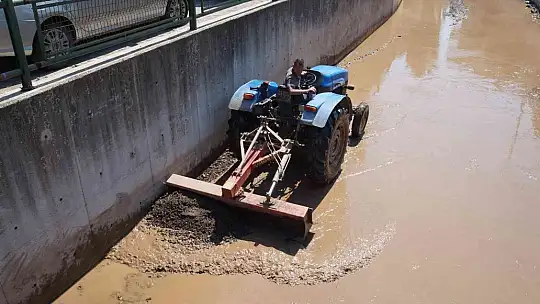 Marmaris Maksim dere yatağında çalımalar sürüyor