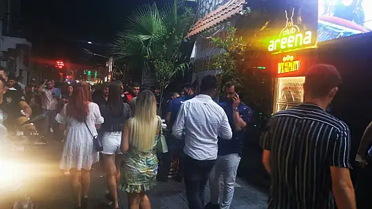 Marmaris polisi barlar sokağında müzik denetimi gerçekleştirdi