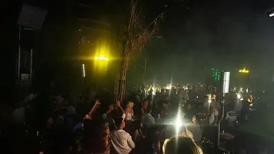 Marmaris polisi barlar sokağında müzik denetimi gerçekleştirdi