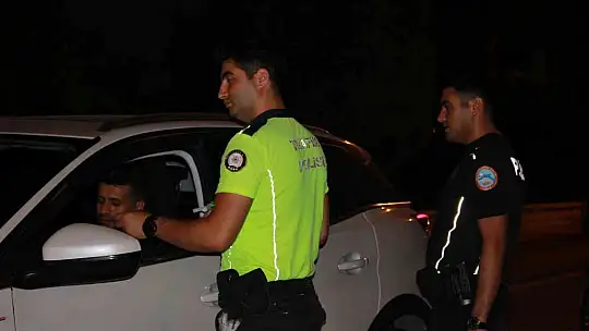 Marmaris polisi, huzur ve güven uygulamalarına devam ediyor