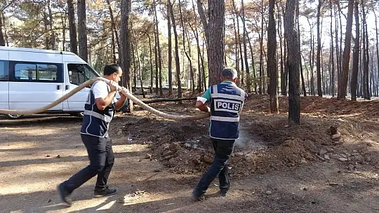 Marmaris polisi yangından zarar gören ağaçları yeniden yeşertmek için seferber oldu